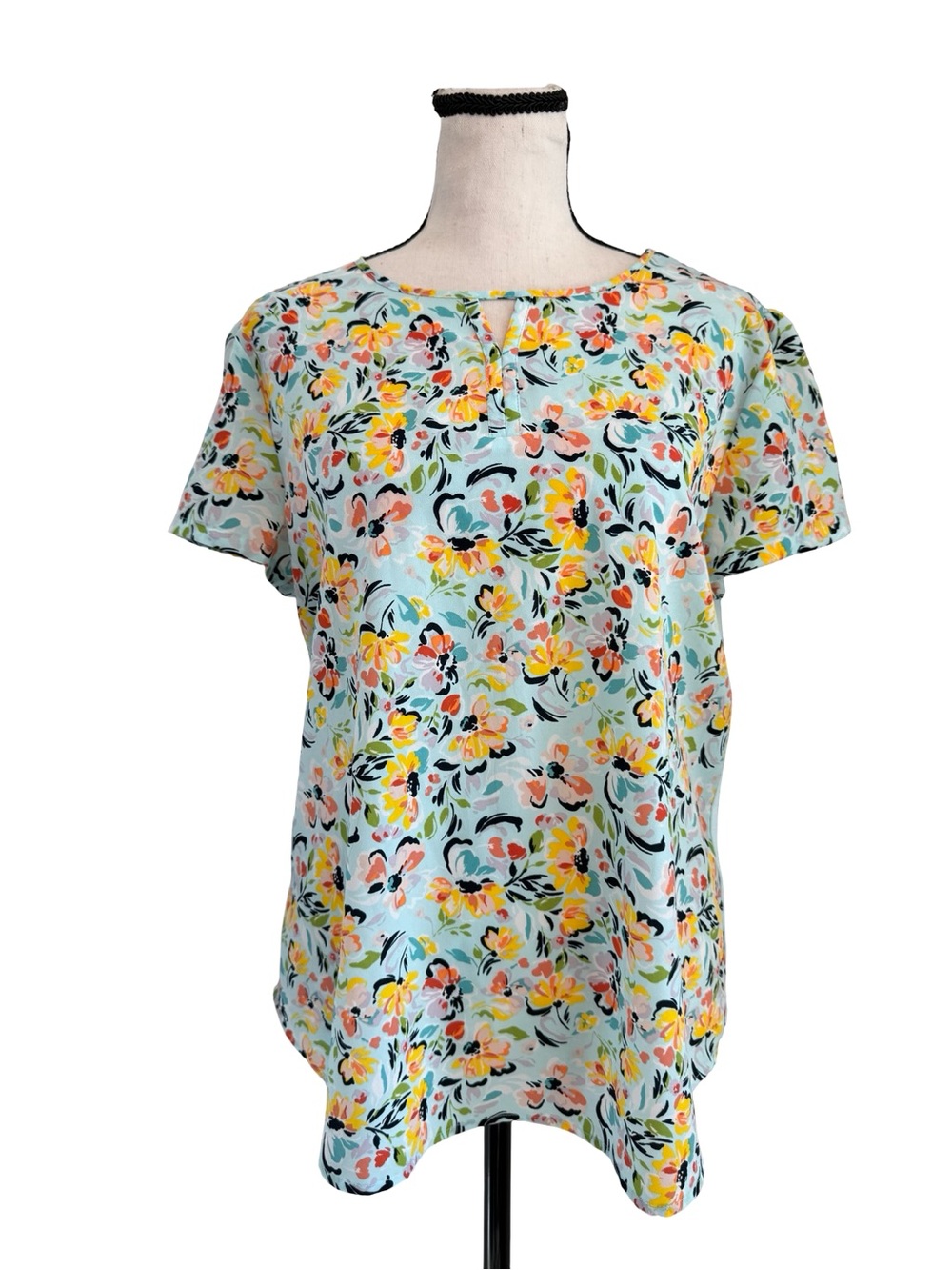 Van Heusen Floral Keyhole Blouse Medium Light Blue Short Sleeve Mixed Media Top